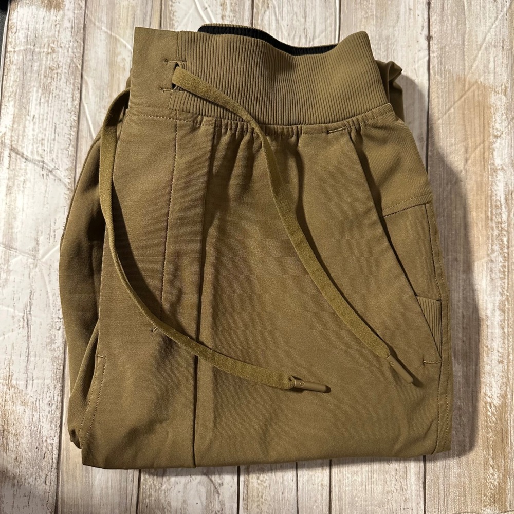EUC Lululemon men's ABC Jogger size small color‎ Artifact.